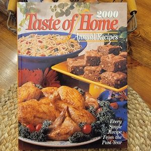 LIKE NEW!! 2000 Taste of Home Annual Cookbook